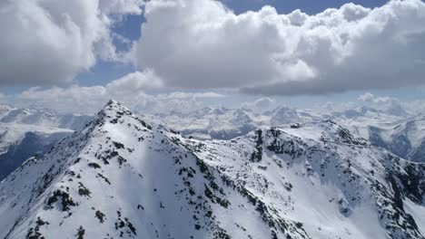 Antena-De-Una-Montaña-En-Suiza