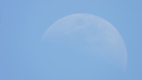 Schöner-Mond-Am-Himmel---Mond-Aus-