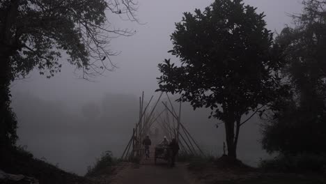 Early-morning-fogg-village-scene