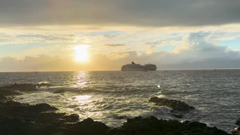 Large-cruise-ship-anchored-off-the-coast-of-Hawaii