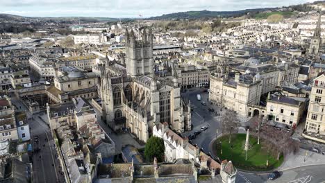 Abadía-De-Bath,-Centro-De-La-Ciudad-De-Bath,-Dron-Del-Reino-Unido,-Toma-Panorámica-Aérea