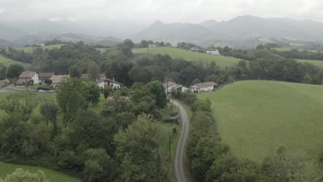 Campo-De-Ainhoa,-Pirineos-Atlánticos,-Región-De-Nueva-Aquitania-En-El-Suroeste-De-Francia.