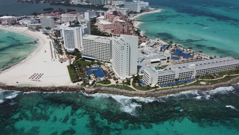 Hotel-Und-Resort-In-Der-Bucht-Von-Cancun,-Mexikanische-Küste