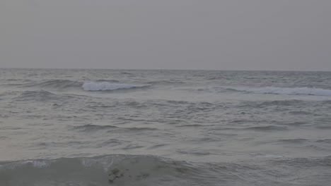 Waves-in-the-ocean,-riviera-maya