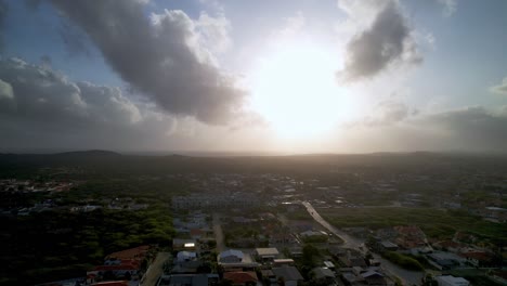 Sol-Y-Nubes-Aéreas-En-Aruba