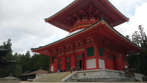Tourists-visit-the-Kongobuji-Danjo-Garan-in-Koyasan,-Japan