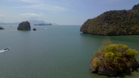 longtail-boat-lonely-Island-Langkawi