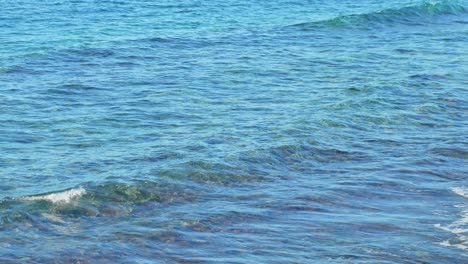 Schönes-Ruhiges-Meer-An-Einem-Sonnigen-Tag-In-Der-Nähe-Der-Insel-Teneriffa