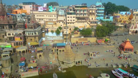 Vista-Aérea-De-Dashashwamedh-Ghat,-Templo-Kashi-Vishwanath-Y-Manikarnika-Ghat-Manikarnika-Mahashamshan-Ghat-Varanasi-India