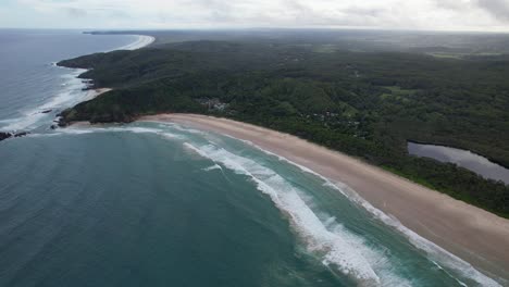 Headland-And-Ocean,-Broken-Head-Beach-In-Byron-Bay,-NSW,-Australia---Aerial-Drone-Shot