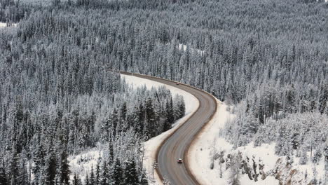 Verschneite-Serenade-Entlang-Des-Crowsnest-Highway
