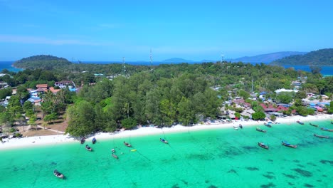 dream-beach-longtail-boats-in-turquoise-water