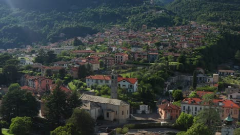 Sunlit-Ossuccio-village-with-St