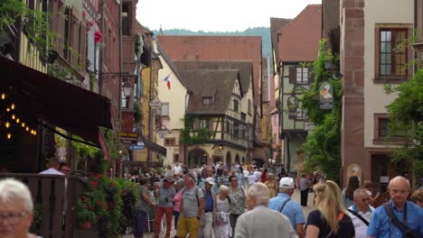 Riquewihr-Ist-Sicherlich-Gegenstand-Eines-Zaubers,-Der-Jahrhunderte-Anhält