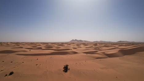 Drohnenflug-über-Dünen-Und-Wüste-In-Mauretanien,-Westsahara-Und-Marokko