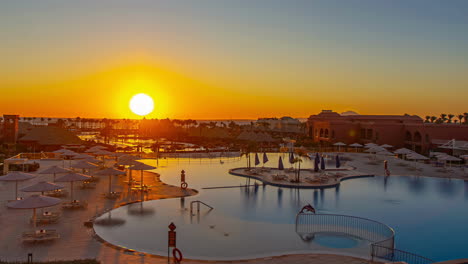 Timelapse-Sunrise-Over-Pickalbatros-Laguna-Vista-Hotel-at-Sharm-El-Sheikh,-Egypt