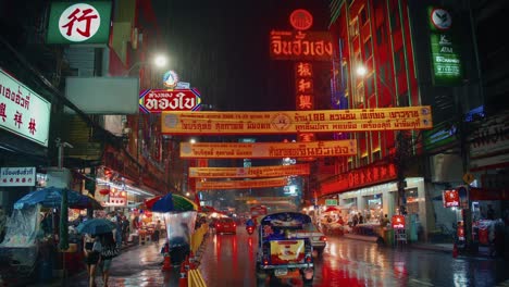 Tiendas-Comerciales-Iluminadas-En-Bangkok-Durante-La-Medianoche.