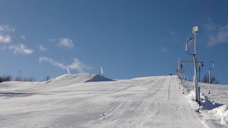 Ski-hill-in-the-morning