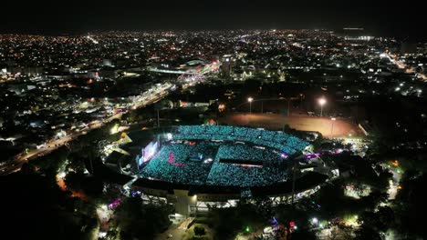 Konzert-Von-Juan-Luis-Guerra-Im-Olympiastadion-Bei-Nacht