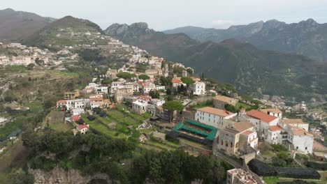 Ravello,-italy-with-mountain-backdrop-in-daylight,-aerial-view