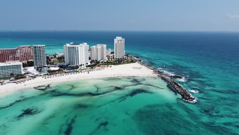 Cancun-bay-and-luxury-hotel-area,-Mexico