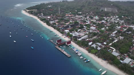Luftaufnahme-Am-Morgen-über-Der-Insel-Gili-Trawangan-In-Der-Nähe-Von-Bali,-Indonesien