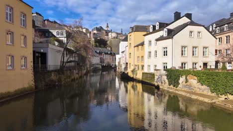 Fluss-Alzette-Durch-Die-Altstadt-Von-Luxemburg