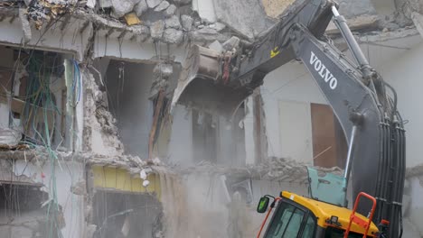 Equipo-Pesado-Derriba-Edificios-En-La-Franja-De-Gaza-Que-Fueron-Destruidos-Por-Bombas-Israelíes
