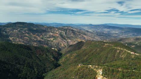 Luftbildübersicht-Der-Berge-Im-El-Chico-Nationalpark-In-Hidalgo,-Mexiko