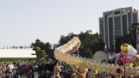 Traditional-dragon-dance-performance-during-Chinese-New-Year-celebrations-at-Chiang-Kai-shek-Memorial-Hall