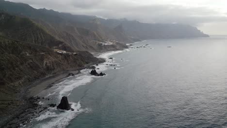 Vista-Aérea-Sobre-La-Costa-De-Tenerife