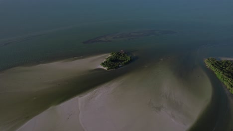 Orbit-View-Over-Isla-De-La-Pasión-Or-Passion-Island-In-Holbox,-Mexico