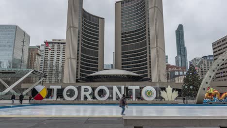 Touristen-Im-Rathaus-In-Der-Innenstadt-Von-Toronto,-Zeitraffer