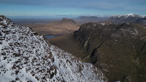 Luftberge-Von-Coigagh,-Schottland,-Gesehen-Von-Sgurr-Und-Fidhleir,-Highlands,-Schottland