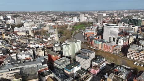 Bristol-Stadtzentrum,-Großbritannien,-Steigende-Drohne,-Luftaufnahme