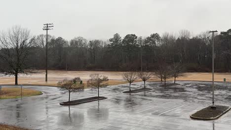 Überschwemmung-In-Einem-örtlichen-Park-Durch-Starke-Regenfälle