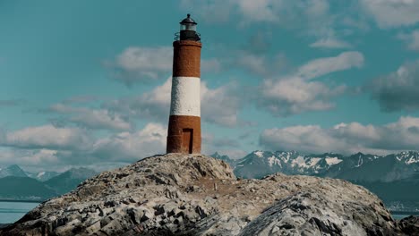 Les-Eclaireurs-Lighthouse-On-Rocky-Islet-In-Beagle-Channel,-Tierra-del-Fuego,-Southern-Argentina