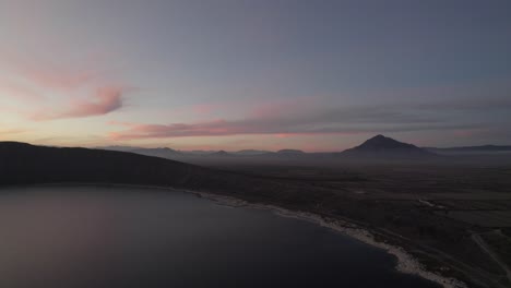 El-Etéreo-Crepúsculo-De-Alchichica:-Donde-La-Tierra-Se-Encuentra-Con-Un-Paisaje-Extraño