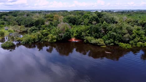 Rio-Negro-drone-view,-in-middle-of-Amazon-basin