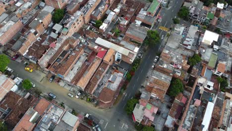 Luftaufnahme-Von-Häusern-In-Einem-Wohngebiet-Einer-Nachbarschaft-In-Südamerika