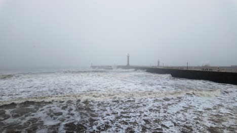 Sehr-Neblig-Und-Nebligen-Szene-An-Der-Küste-Des-Vereinigten-Königreichs