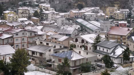 Blick-Auf-Das-Umliegende-Dorf,-Gebäude-Und-Häuser-Von-Guardiagrele,-Abruzzen,-Italien