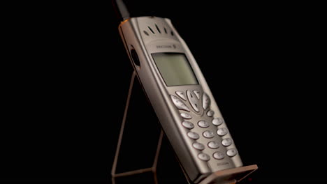 Vintage-Ericsson-R520m-Mobile-Phone-From-2000's,-Close-Up