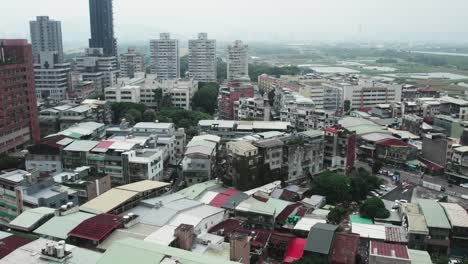 Barrio-De-Guandu-Rodeado-De-Humedales-En-Taipei,-Taiwán.