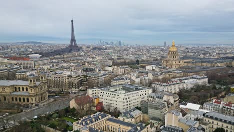 Tour-Eiffel-Y-Hotel-National-Des-Invalides,-Vista-Panorámica-De-París,-Francia
