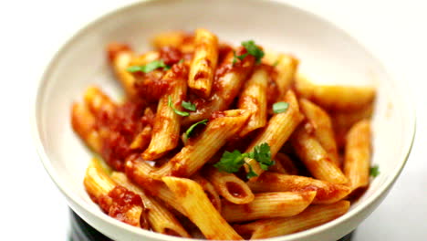 Penne-Con-Perejil-En-Cámara-Lenta