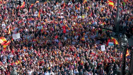 Protestors-gathered-at-Puerta-del-Sol-during-a-mass-and-crowded-rally-against-the-PSOE-Socialist-party-after-agreeing-to-grant-amnesty-to-those-involved-in-Catalonia's-breakaway-attempt