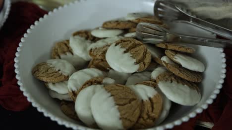 A-Plate-Of-Baked-Snickerdoodle-Cookies,-Close-Up-Shot