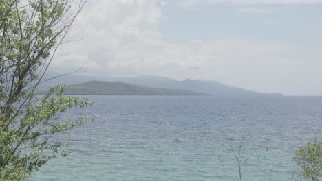 Scenic-landscape-shot-of-islands-in-the-philippines