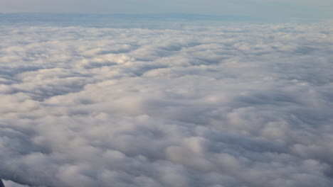 Crepúsculo-Arriba:-La-Perspectiva-Aérea-Del-Crepúsculo.